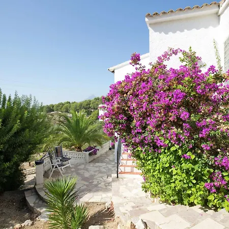 Vila Escape With Pool & Views *
